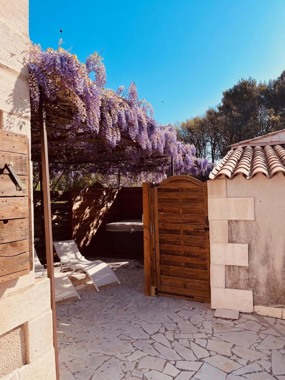 Domaine Amourella Aparthotel Lambesc Szoba fotó